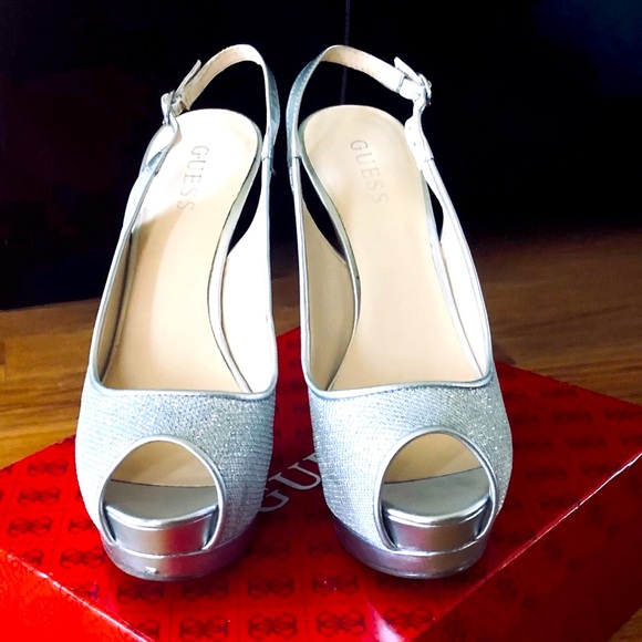 Guess Heels - Picture 4 of 5